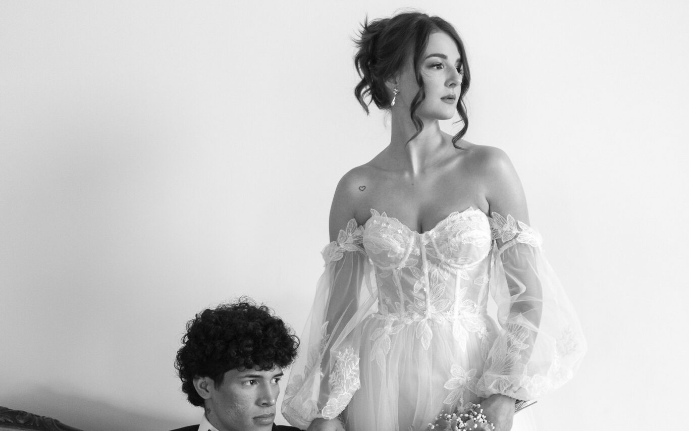 Sioux-Falls-South-Dakota-Wedding-Photographer-Monick-Yards