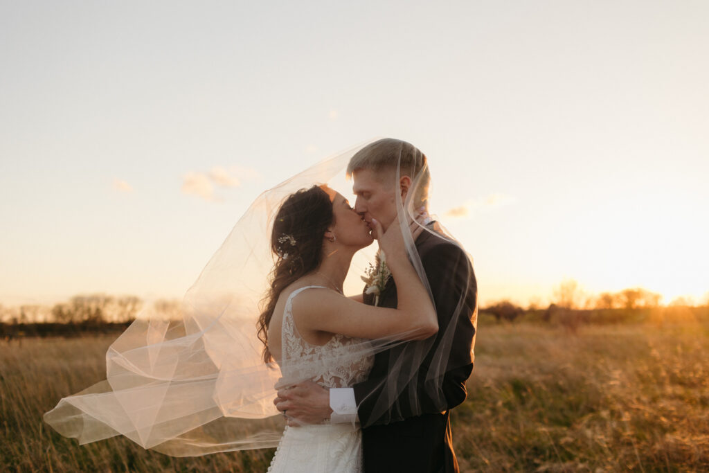 Sioux-Falls-South-Dakota-Wedding-Photographer Emerald-Pines-Barn