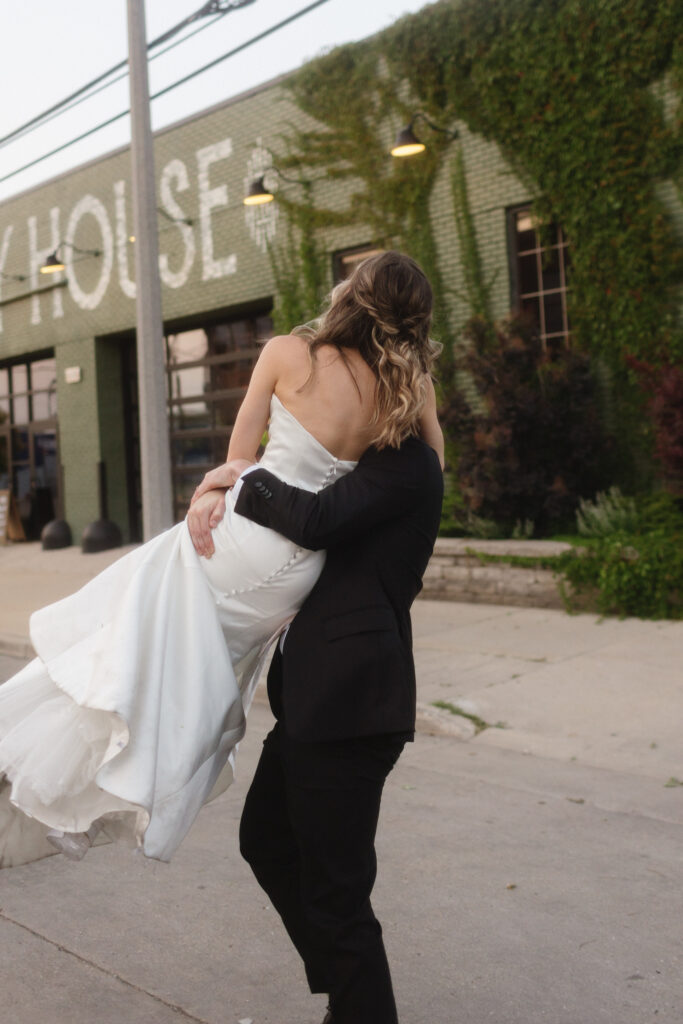 The-Ivy-House-Milwaukee-Milwaukee-Wedding-Photographer