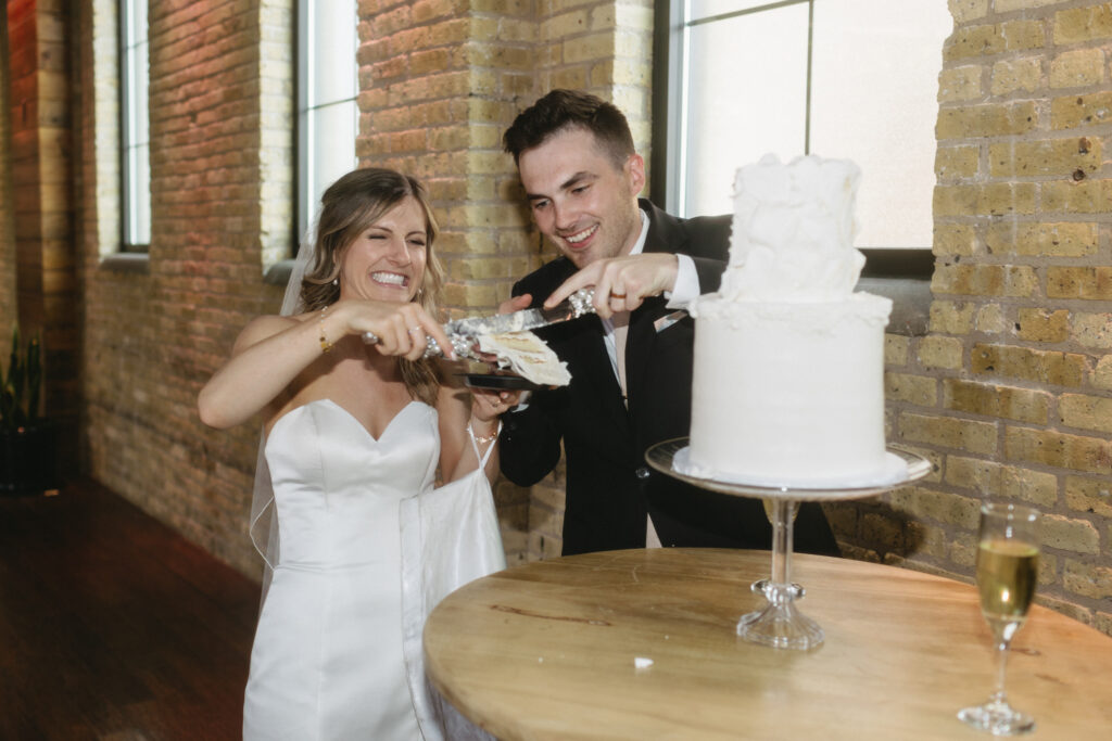The-Ivy-House-Milwaukee-Milwaukee-Wedding-Photographer