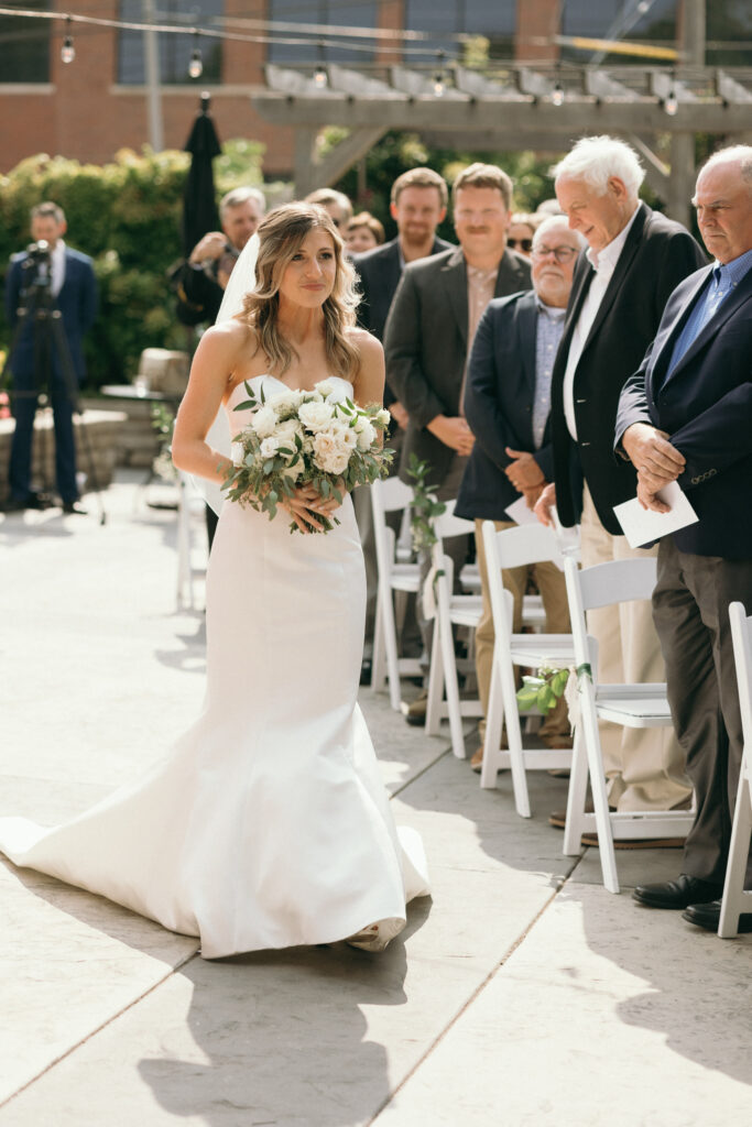 The-Ivy-House-Milwaukee-Milwaukee-Wedding-Photographer