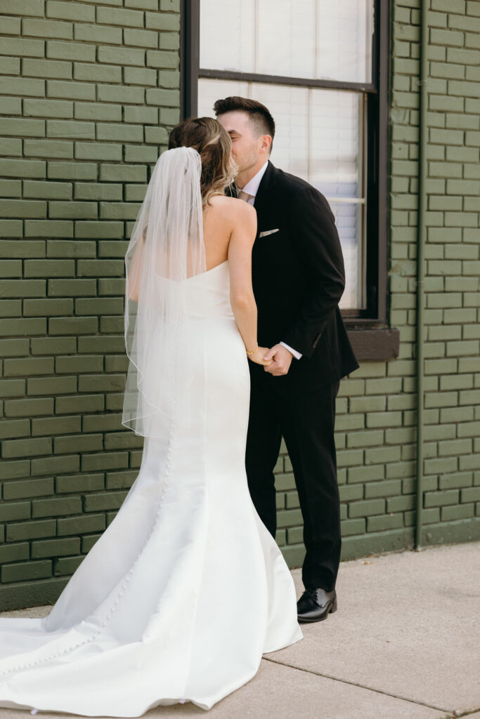 The-Ivy-House-Milwaukee-Milwaukee-Wedding-Photographer