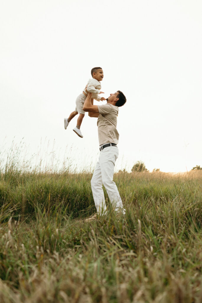 Palisades State Park Family Session with Wildflowers