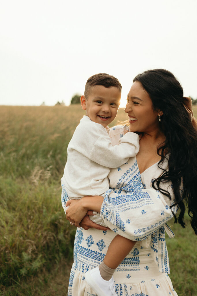 Palisades State Park Family Session with Wildflowers