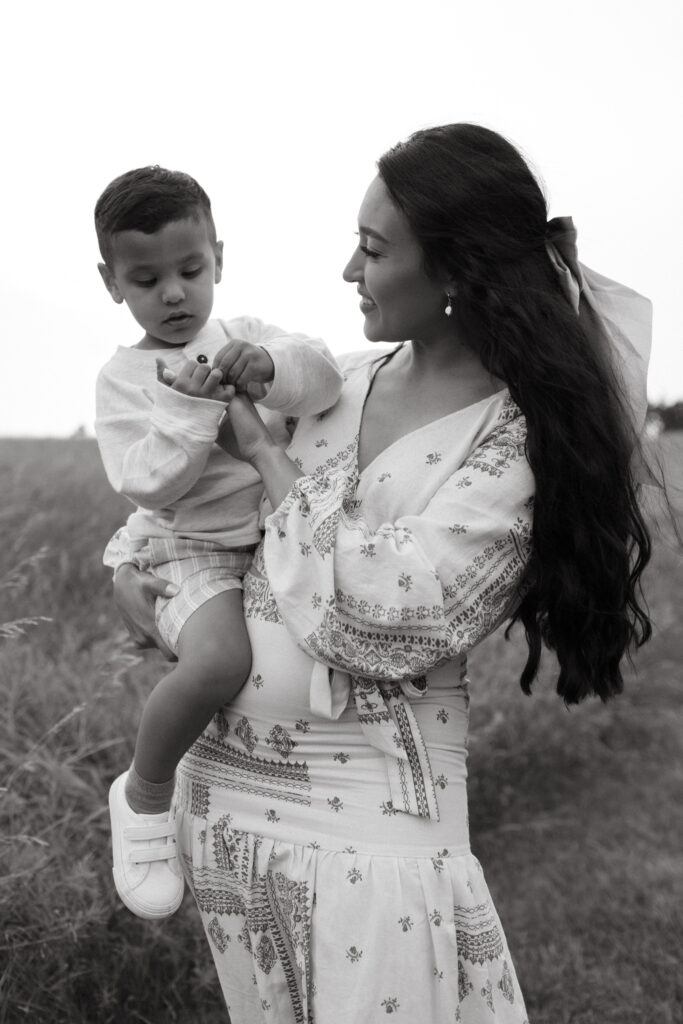 Palisades State Park Family Session with Wildflowers