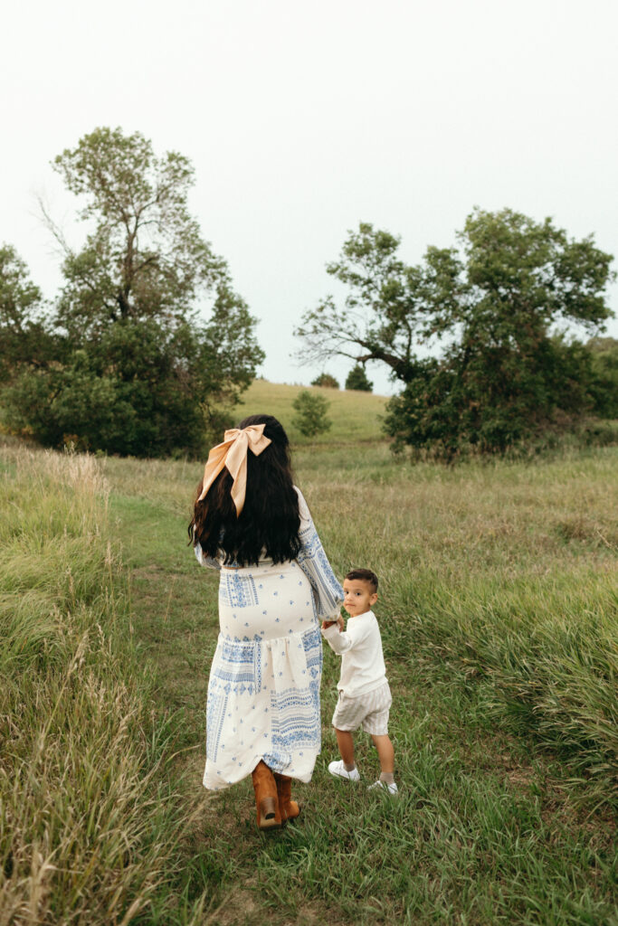Palisades State Park Family Session with Wildflowers
