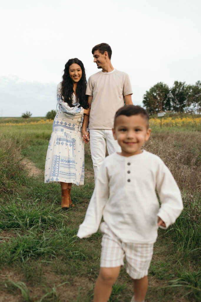 Palisades State Park Family Session with Wildflowers