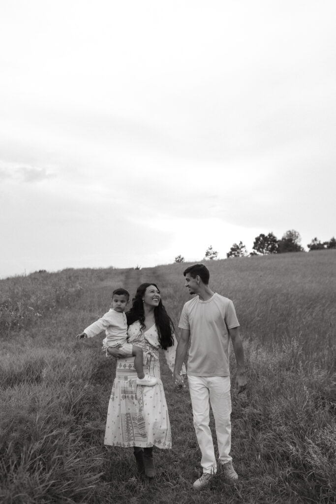 Palisades State Park Family Session with Wildflowers