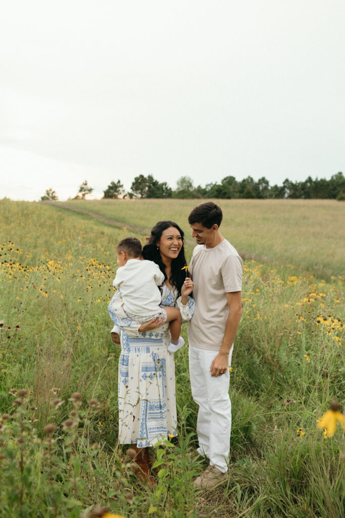 Palisades State Park Family Session with Wildflowers