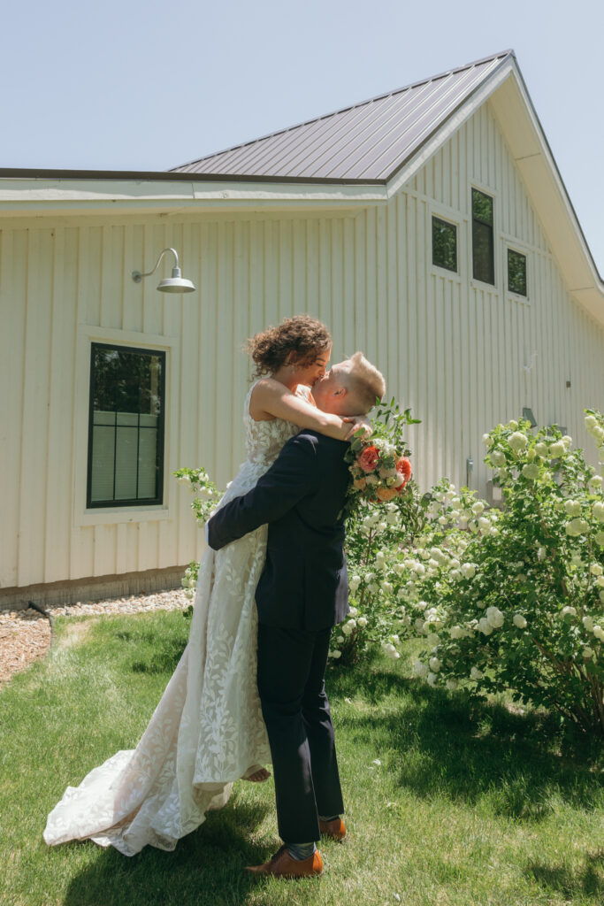 Best Sioux Falls Wedding Photographer