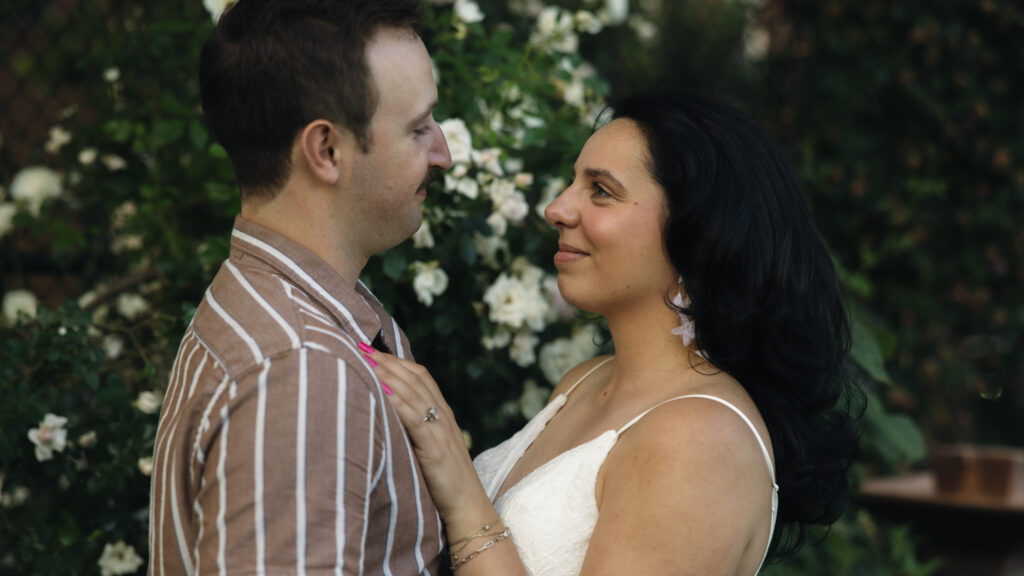 Couple-holding-hands-during-an-engagement-session-at-Rittenhouse-Square-in-Philadelphia-Pennsylvani